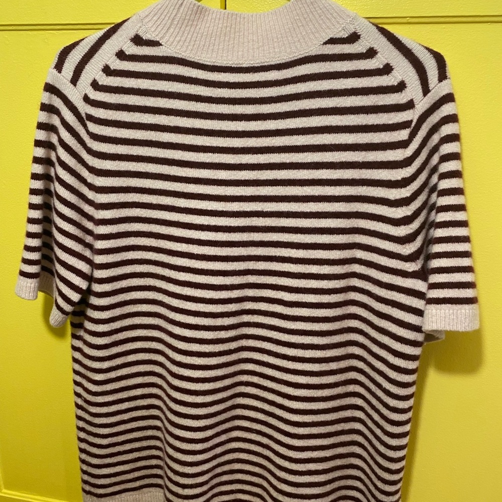 Short sleeve retro style sweater top